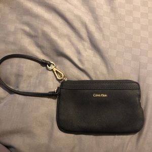 Perfect condition Calvin Klein wristlet!💕